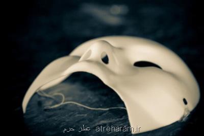 از خصوصیت های منافقان اینست که روی خط بین حق و باطل حرکت می کنند