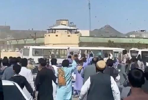 داستان زاهدان آدم هایی که هستند اما نمی دانیم کیستند