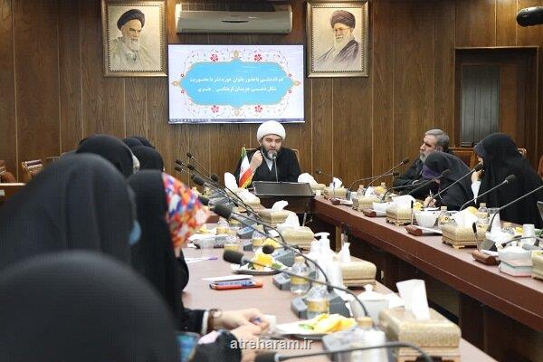 تلاقی زن و هنر نقش مؤثری در خنثی سازی عملیات روانی دشمن دارد