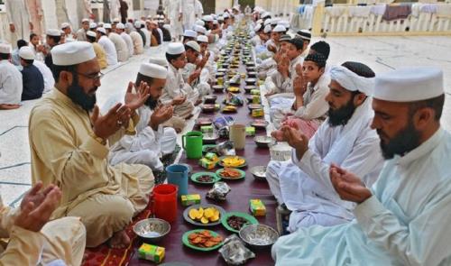 برنامه معنوی و اعمال عبادی مردم پاکستان در ماه مبارک رمضان