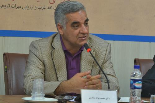 داوری اردکانی برای نخستین بار توسعه را وارد ادبیات فلسفی کرد