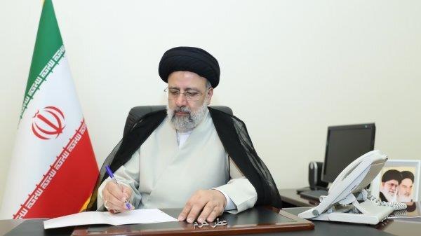 به برکت ماه رمضان در جهت مبارزه با سلطه گران گامهای موثری برداریم