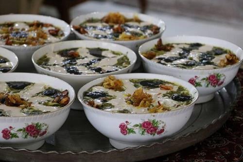از ریختن شکر مقابل خانه حاجی ها تا آداب خاص پختن آش پشت پا