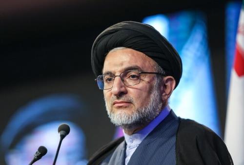 بقاع متبرکه بهترین مراکز برای شناسایی و پشتیبانی از نیازمندان هستند