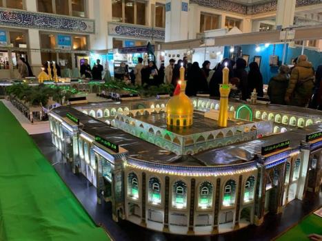 ماکت بین الحرمین در ابعاد یک ده هزارم در نمایشگاه قرآن