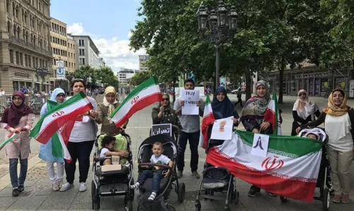 جنگ داستانها و نقش ایرانیان خارج از کشور